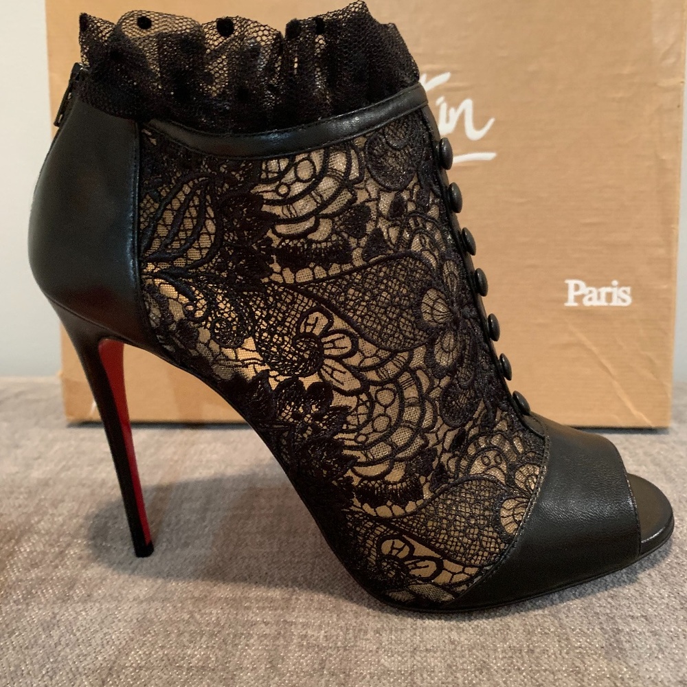 NIB Christian Louboutin Henrietta Lace Tulle Black Peep Toe Booties 40 10